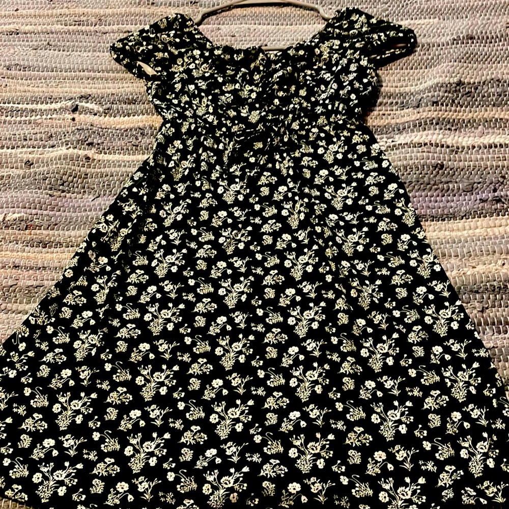 Green flower dress very cute colorful my daughter were the church all the time